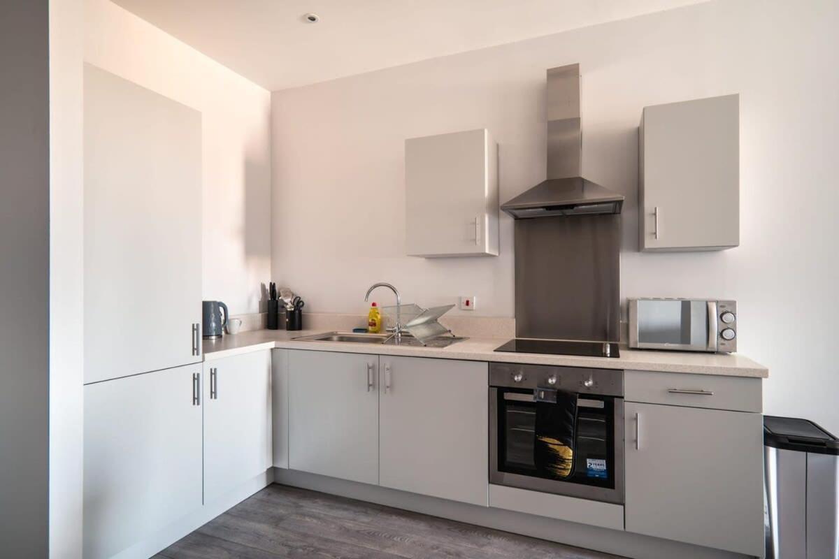 Modern & Spacious 2 Bed Apartment In Waterloo Liverpool Exteriör bild